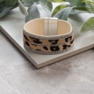 Leather Fur Bracelet, Leopard w/Crystals